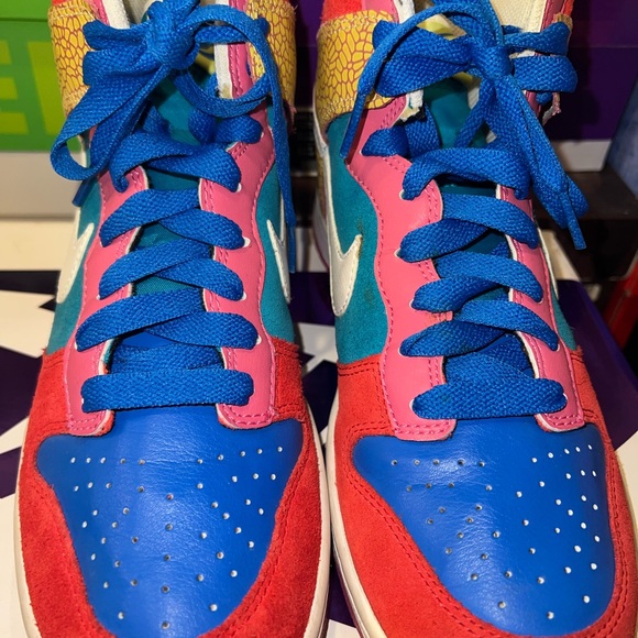 WMNS Dunk High 6.0 'Hot Red' size 9W - Picture 3 of 4